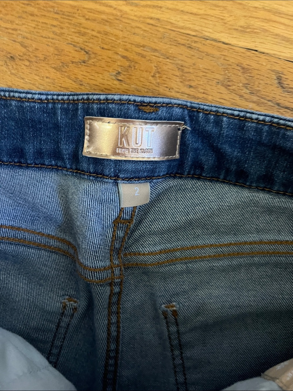 Kut from the Kloth Medium Blue Wide-Leg Raw Hem Jeans Meg 2 - Picture 3 of 5